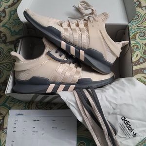 Women's Adidas size 11/ Men's size 9
